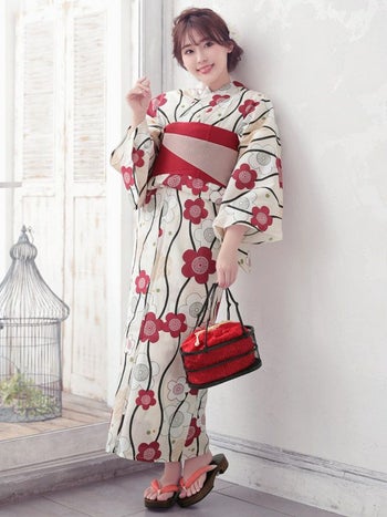 [浴衣 選べる帯]アイボリー×百合柄ゆかた3点SET [浴衣+平帯or作り帯+下駄][藤川沙弥着用]