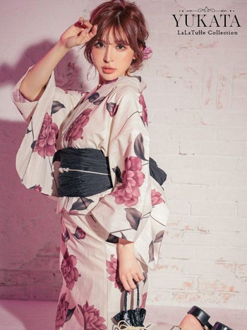  [浴衣 しわ兵児帯]アイボリー×アンティークフラワー柄 ゆかた3点SET[浴衣+兵児帯+下駄][ゆんころ着用] プレビュー