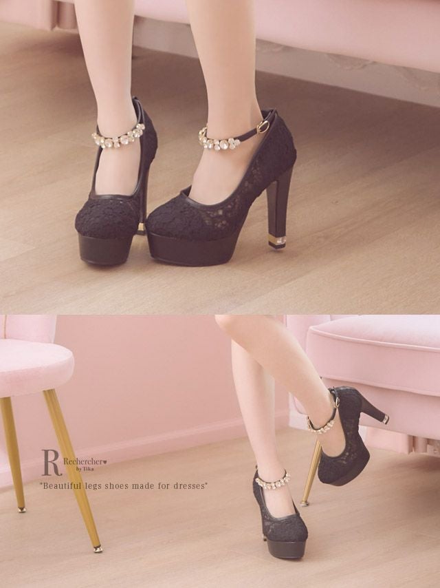 【Rechercher/ルシェルシェ】キラキラビジュー ストラップ付き レースデザイン パンプス (ブラック)