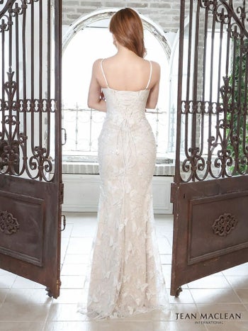 JEANMACLEAN[ジャンマクレーン]スパンコール バタフライ 刺繍 レース スピンドル ワンカラー マーメイド タイト 高級ロングドレス[イエロー][Lあり][KAREN/キャバドレス着用][31339-0]