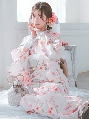 [浴衣 帯が選べる]ピンク色×花柄 ゆかた3点SET[浴衣+平帯or作り帯+下駄][伊藤桃々着用]