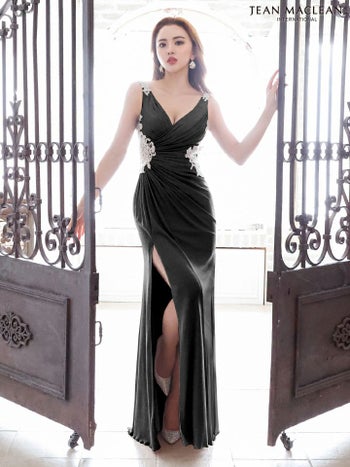 JEANMACLEAN[ジャンマクレーン]刺繍 タックデザイン　スリット ノースリーブ タイト 高級ロングドレス[ピンクベージュ][Lあり][KAREN/キャバドレス着用][31336]