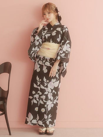 [浴衣]黒色×鬼灯柄 ゆかた3点SET[浴衣+兵児帯+下駄][聖菜着用]