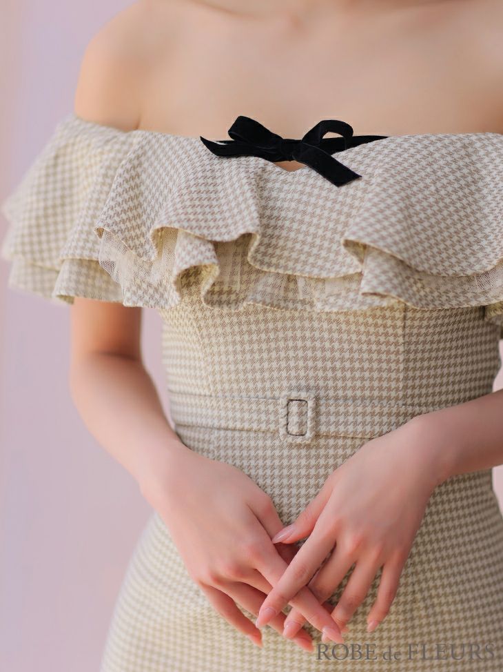 SALE【ROBEdeFLEURS/ローブドフルール】千鳥柄 フリル オフショルダー