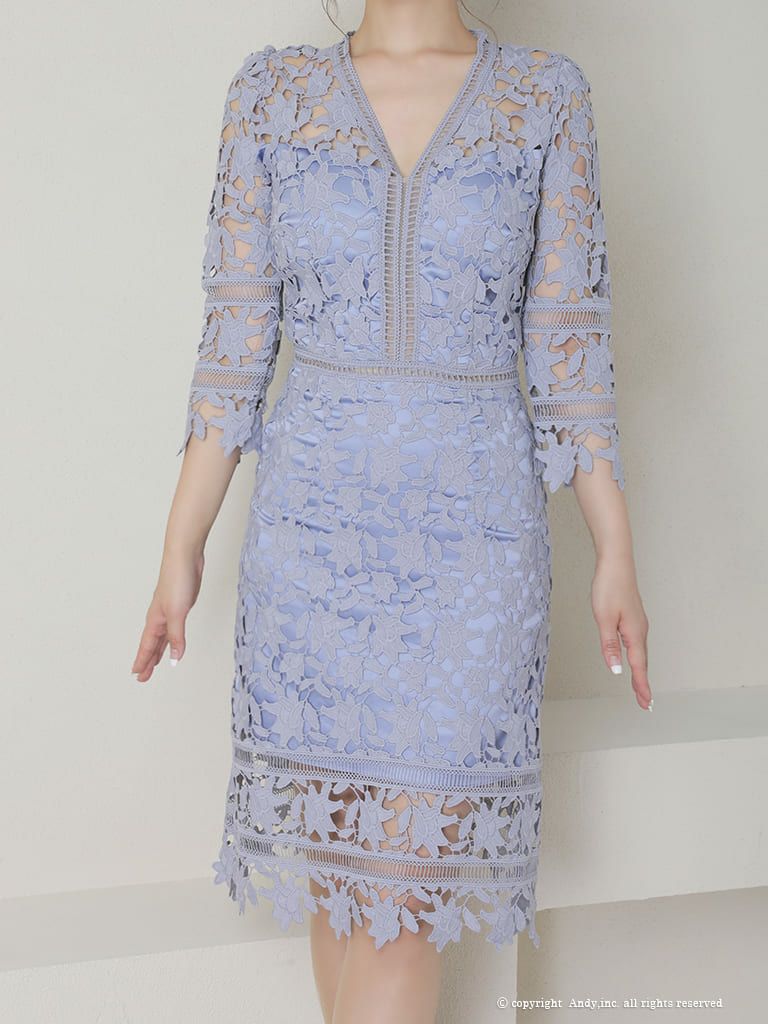 シンプル　刺繍レース Vネック 袖あり タイト ひざ丈ドレス