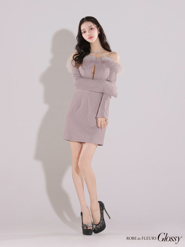Glossy by ROBE de FLEURS/グロッシー】オフショルダー ファー 長袖