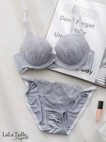 勝負下着 フラワー刺繍 ストリングデザイン ブラジャー＆ショーツ 2点セット