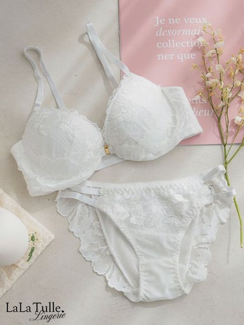 勝負下着 ローズ刺繍 フロントホック 脇高 ブラジャー＆ショーツ 2点セット