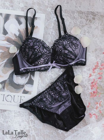 勝負下着 フラワー刺繍 ブラックレース フェミニン ブラジャー＆ショーツ 2点セット
