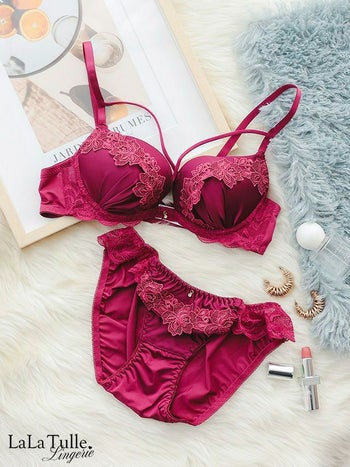 勝負下着 ケミカルレース クロスコード チャーム付き カップ ブラジャー＆ショーツ 3点セット