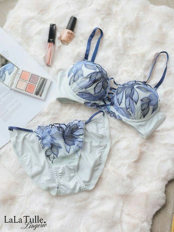 勝負下着 刺繍 フラワー ゴージャス レースアップ カップ ブラジャー＆ショーツ 2点セット