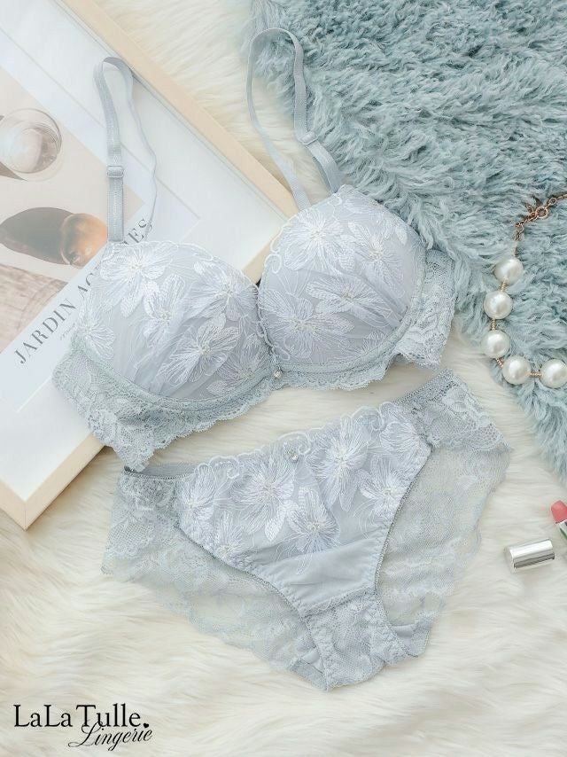 勝負下着 チャーム付き クラシカル レース カップ ブラジャー＆ショーツ 2点セット