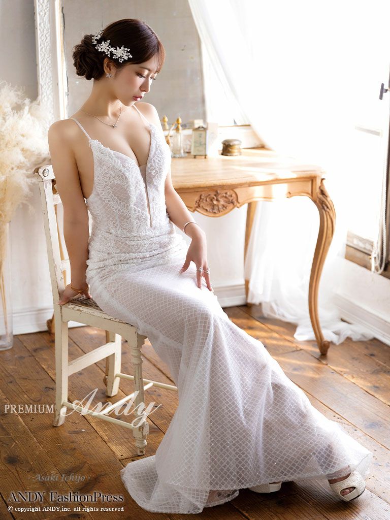 PREMIUM Andy/プレミアム アンディ】ノースリーブ フラワー 刺繍