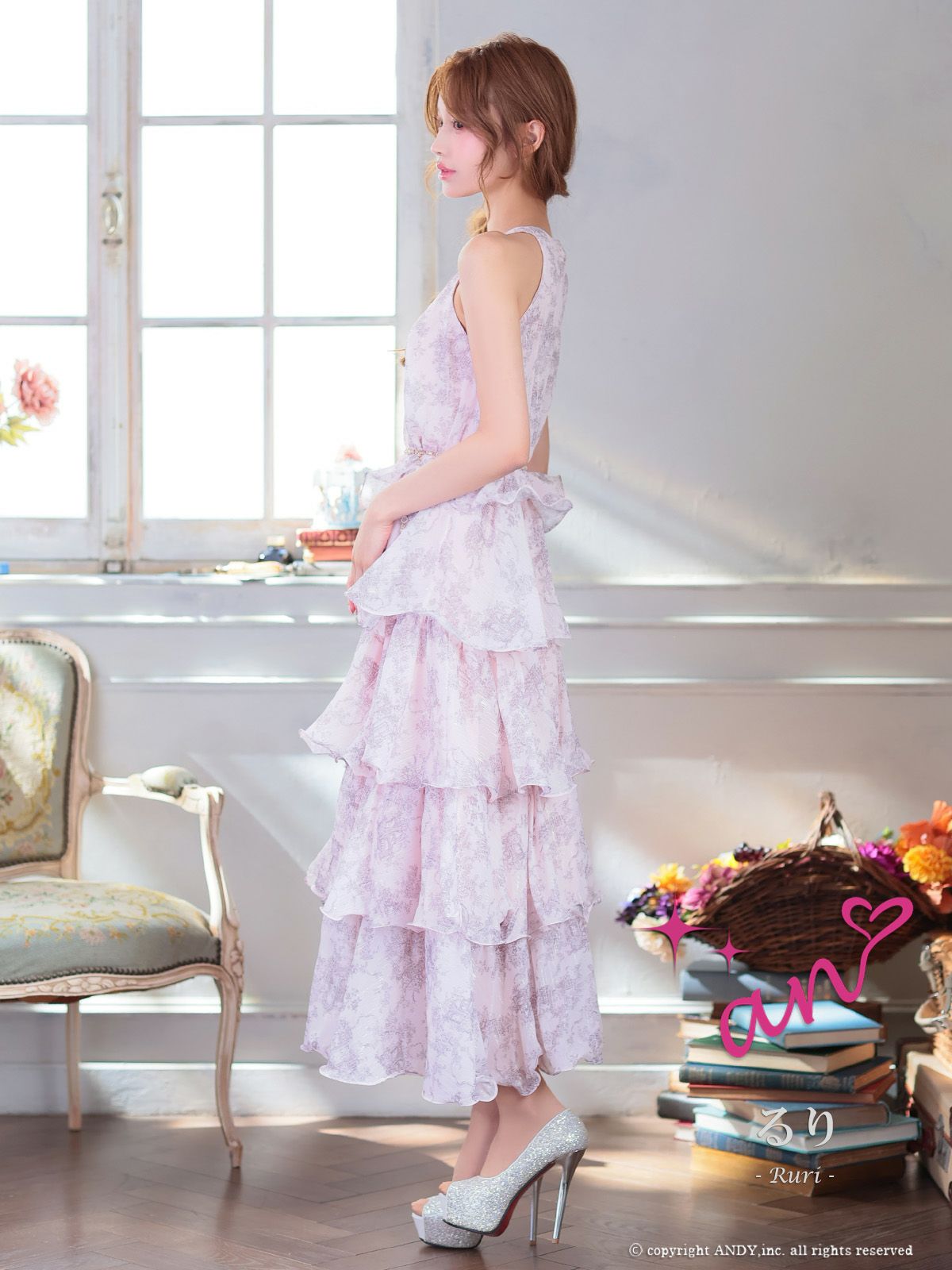 an/アン】フラワー ビジューチャーム ジップデザイン ティアード