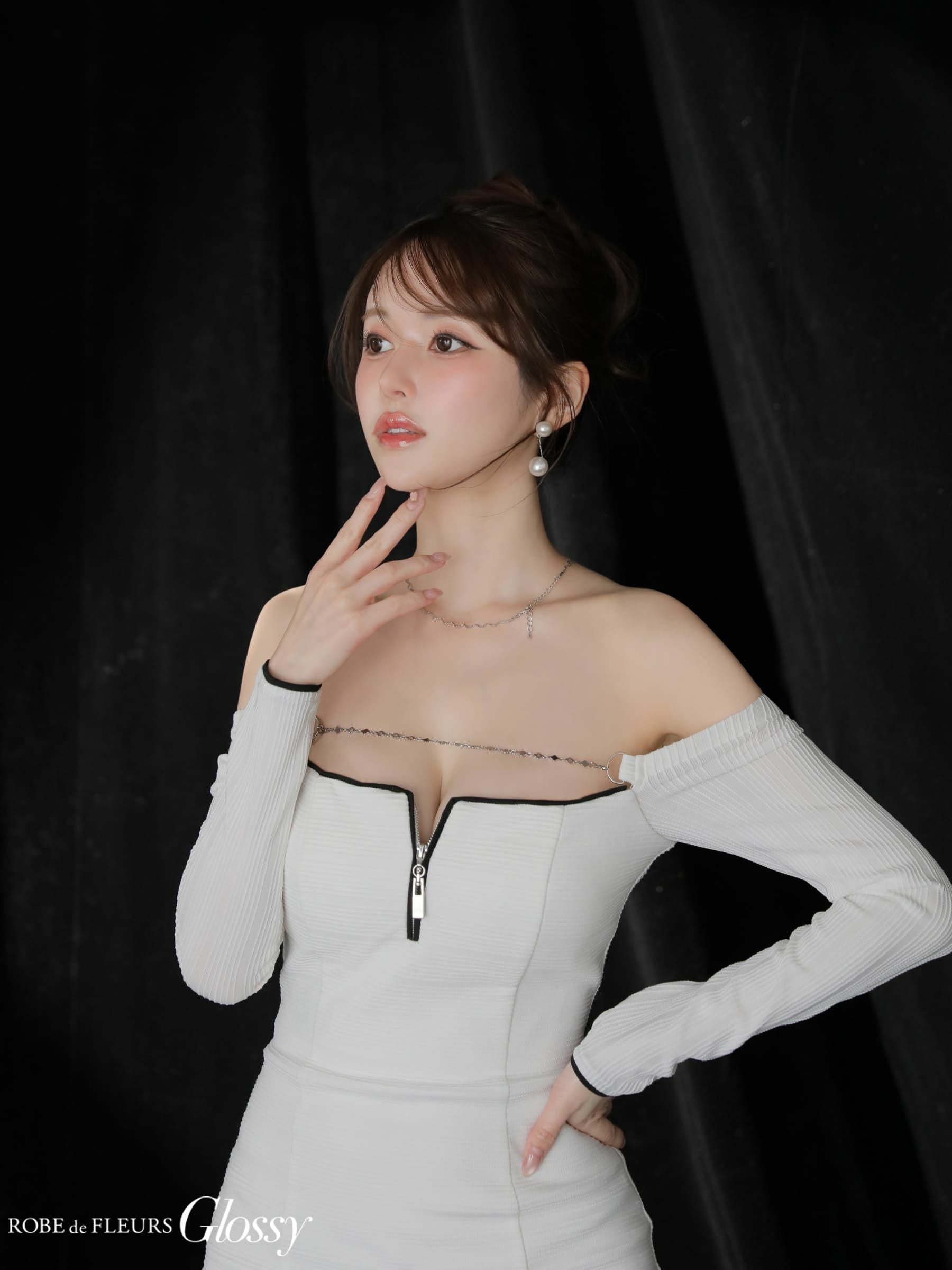 Glossy by ROBE de FLEURS/グロッシー】長袖 パイピング ニット