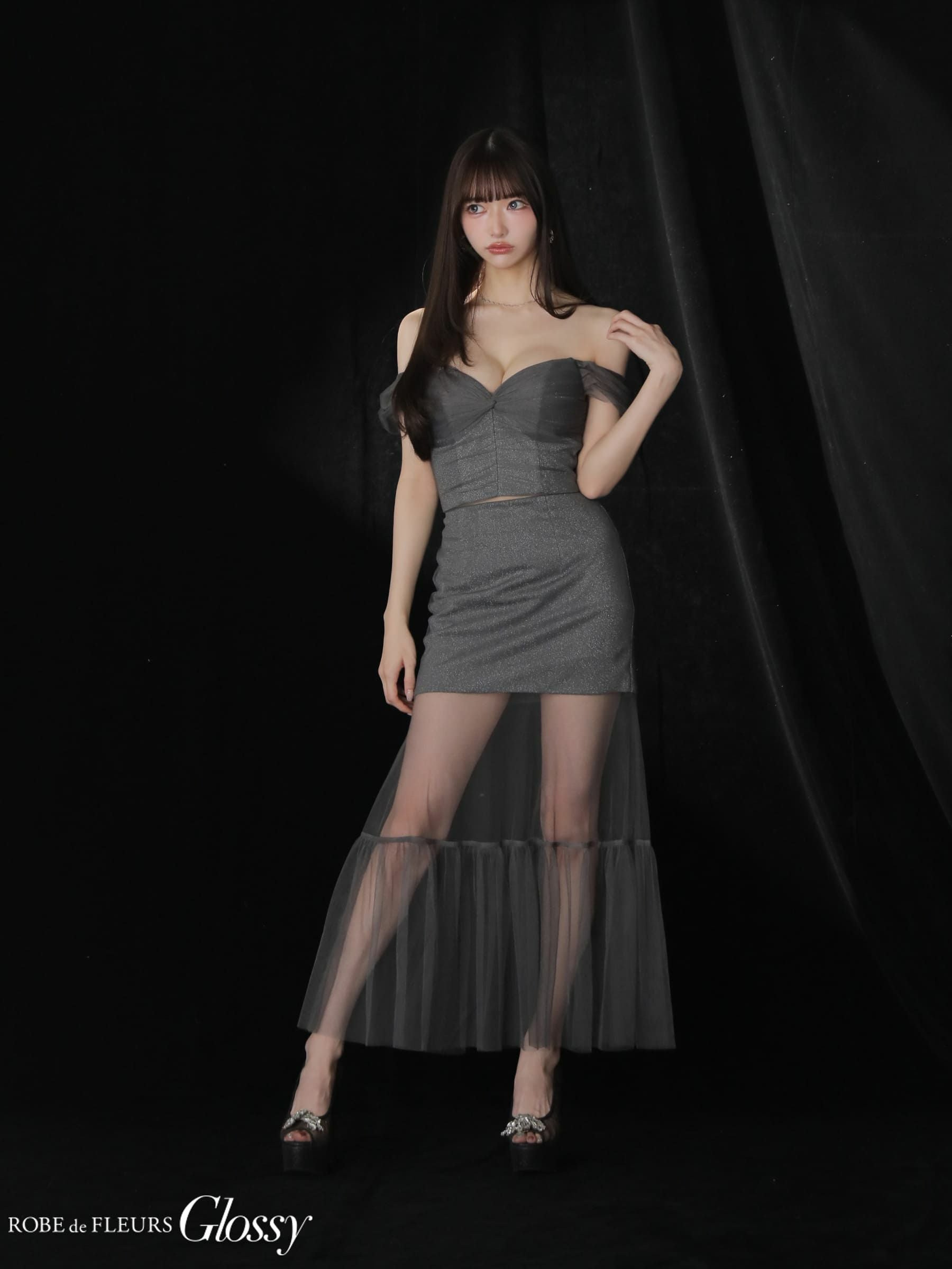 Glossy by ROBE de FLEURS/グロッシー】オフショルダー ラメニット