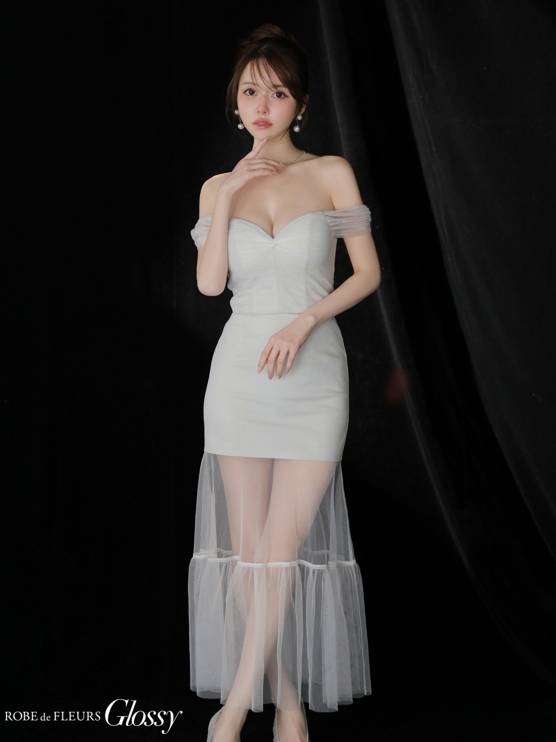 Glossy by ROBE de FLEURS/グロッシー】オフショルダー ラメニット