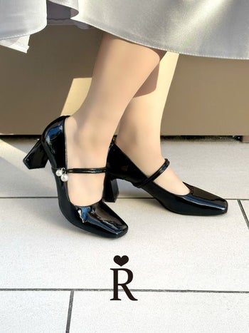 キャバヒール エナメル パール装飾 ストラップ付き 太ヒール パンプス