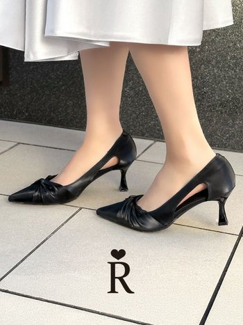 キャバヒール ポインテッド ツイストリボン パンプス