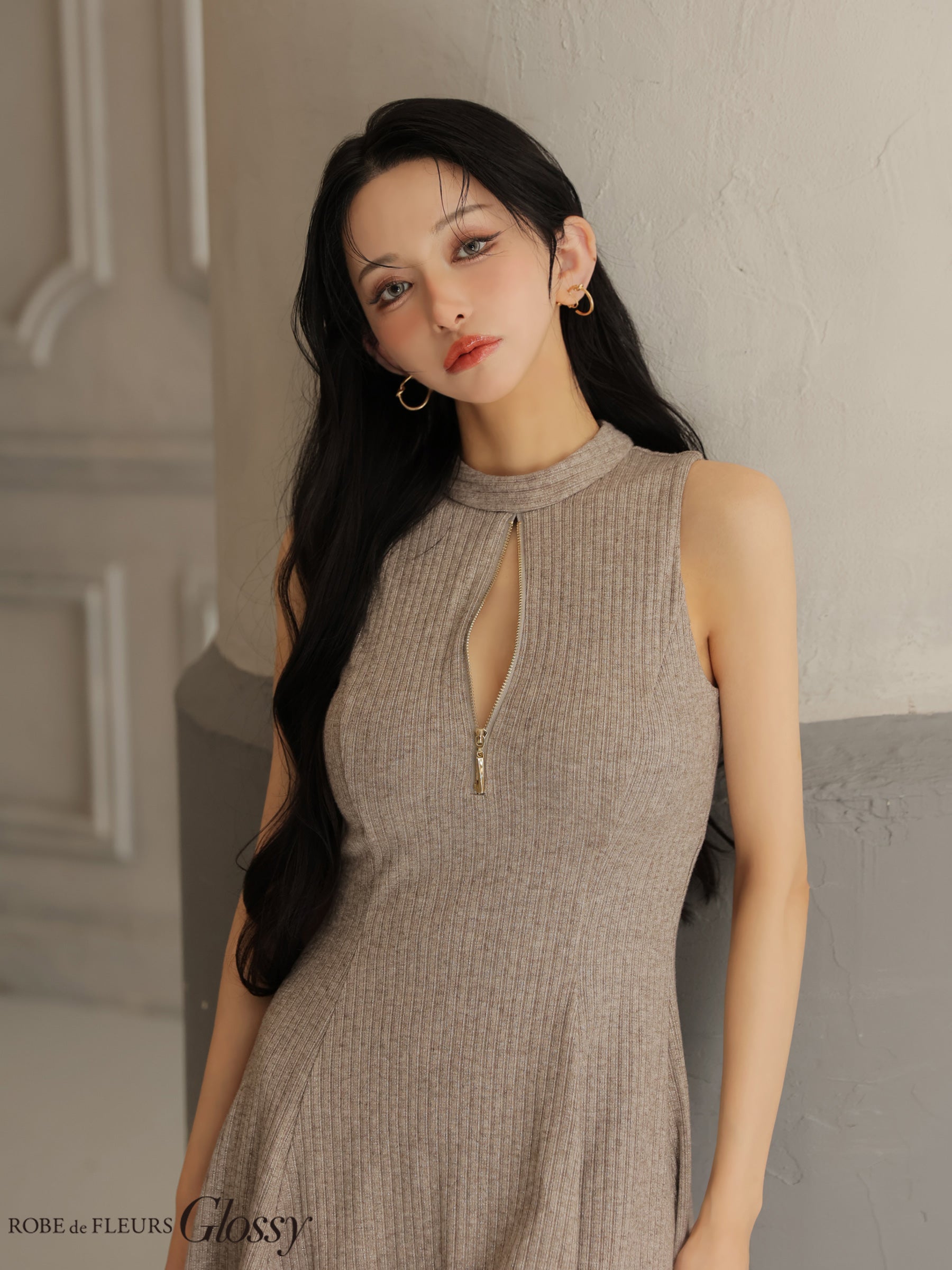 Glossy by ROBE de FLEURS/グロッシー】ジップデザイン ノースリーブ