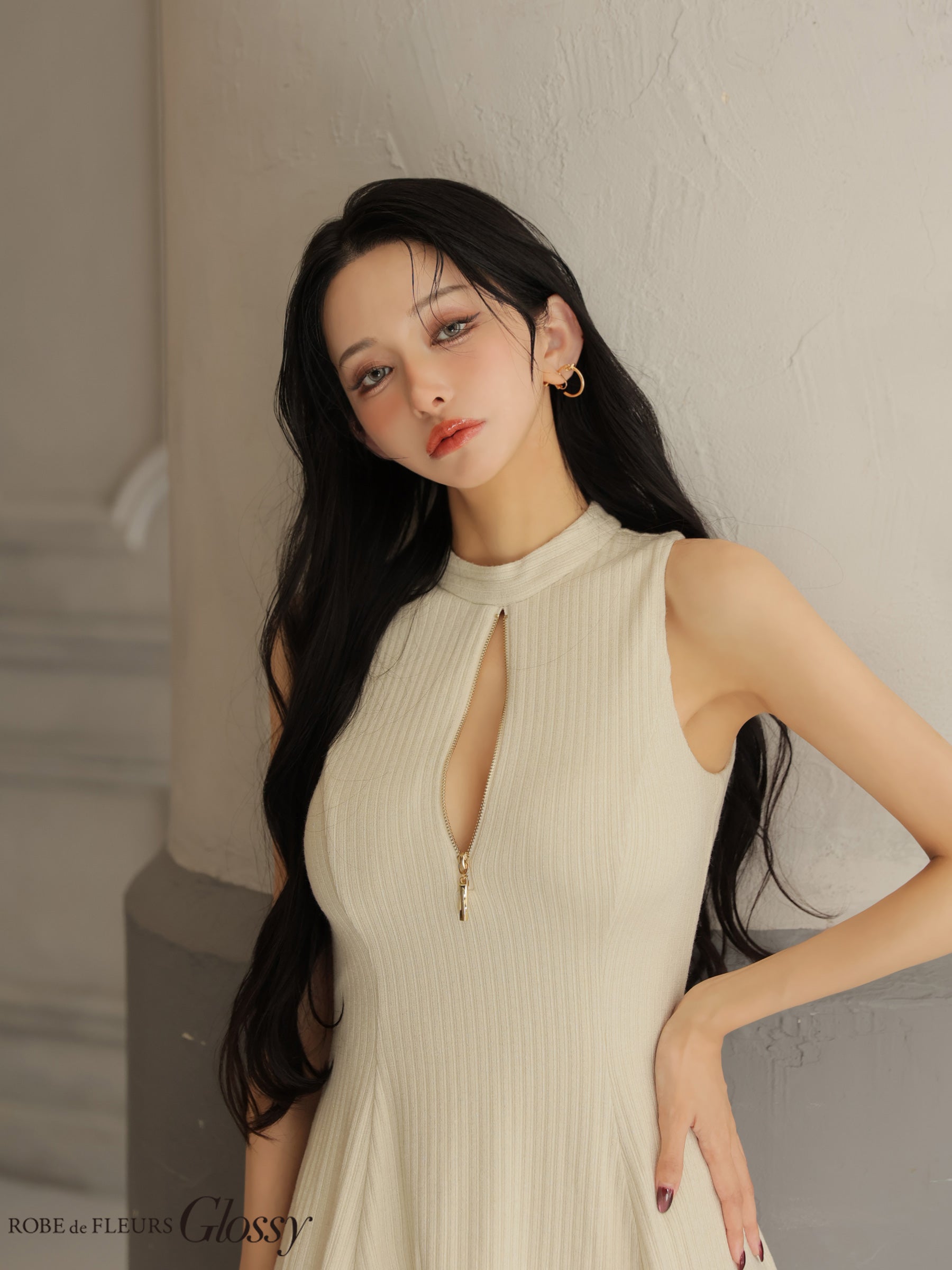 Glossy by ROBE de FLEURS/グロッシー】ジップデザイン ノースリーブ