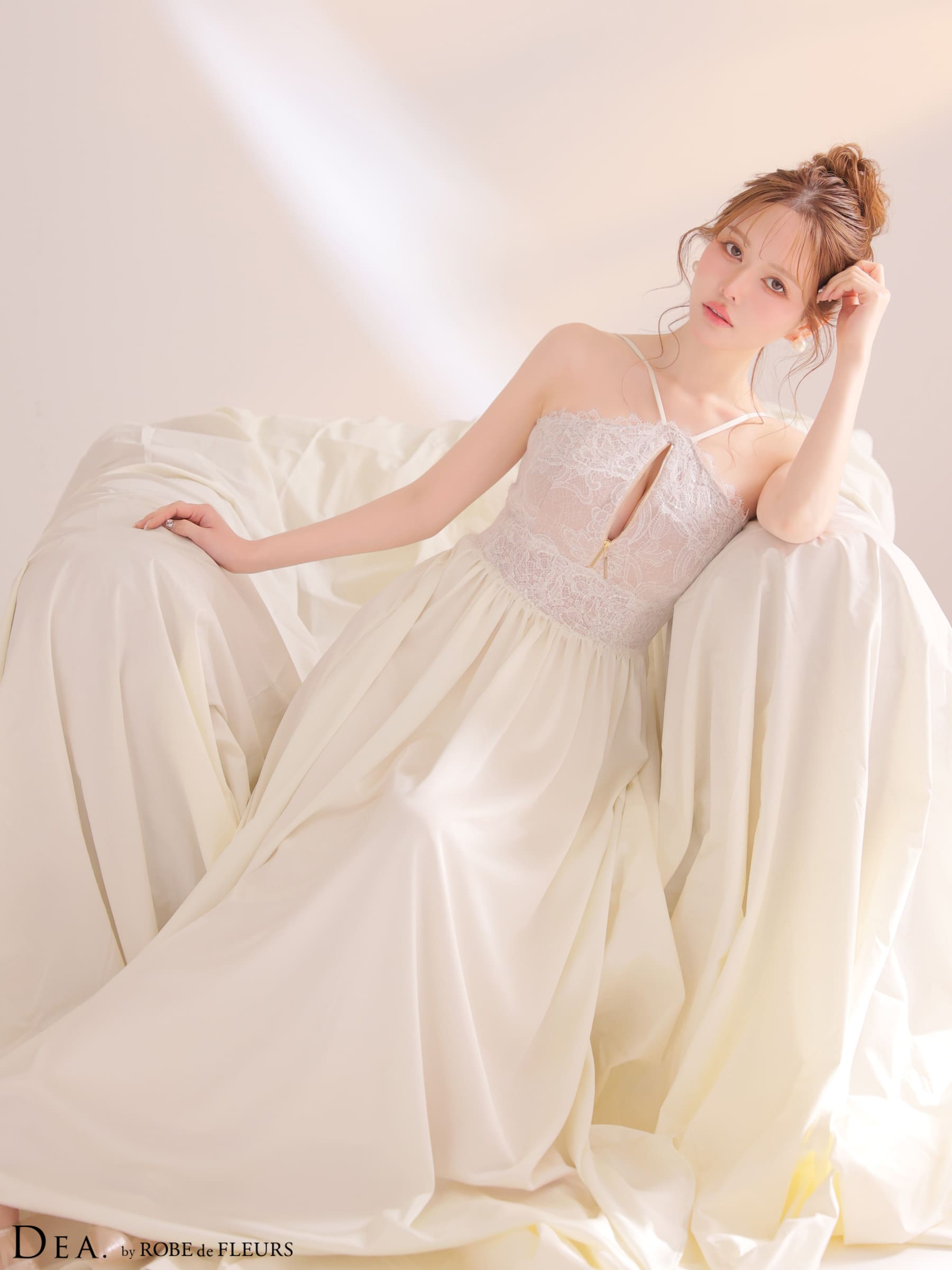 D.E.A. ベージュ Sサイズ ドレス美品 DEA.by ROBE de FLEURS/ディア】レース ギャザー クロスデザイン