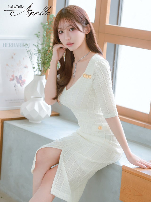 キャバドレス Anella アネラ 袖あり ゴールドボタン Vネック フェイクポケット スリット タイト 膝丈ドレス