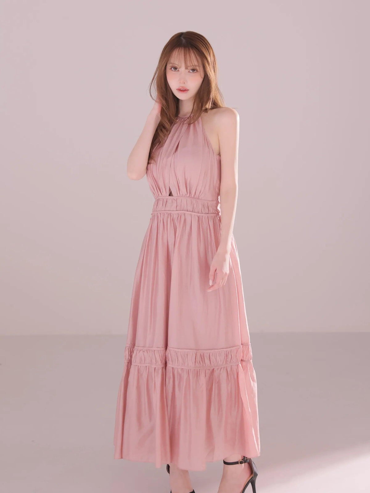 キャバドレス DEA.  ROBE de FLEURS ディア ローブドフルール カットアウト ホルターネック マットサテン バックオープン フレアロングドレス